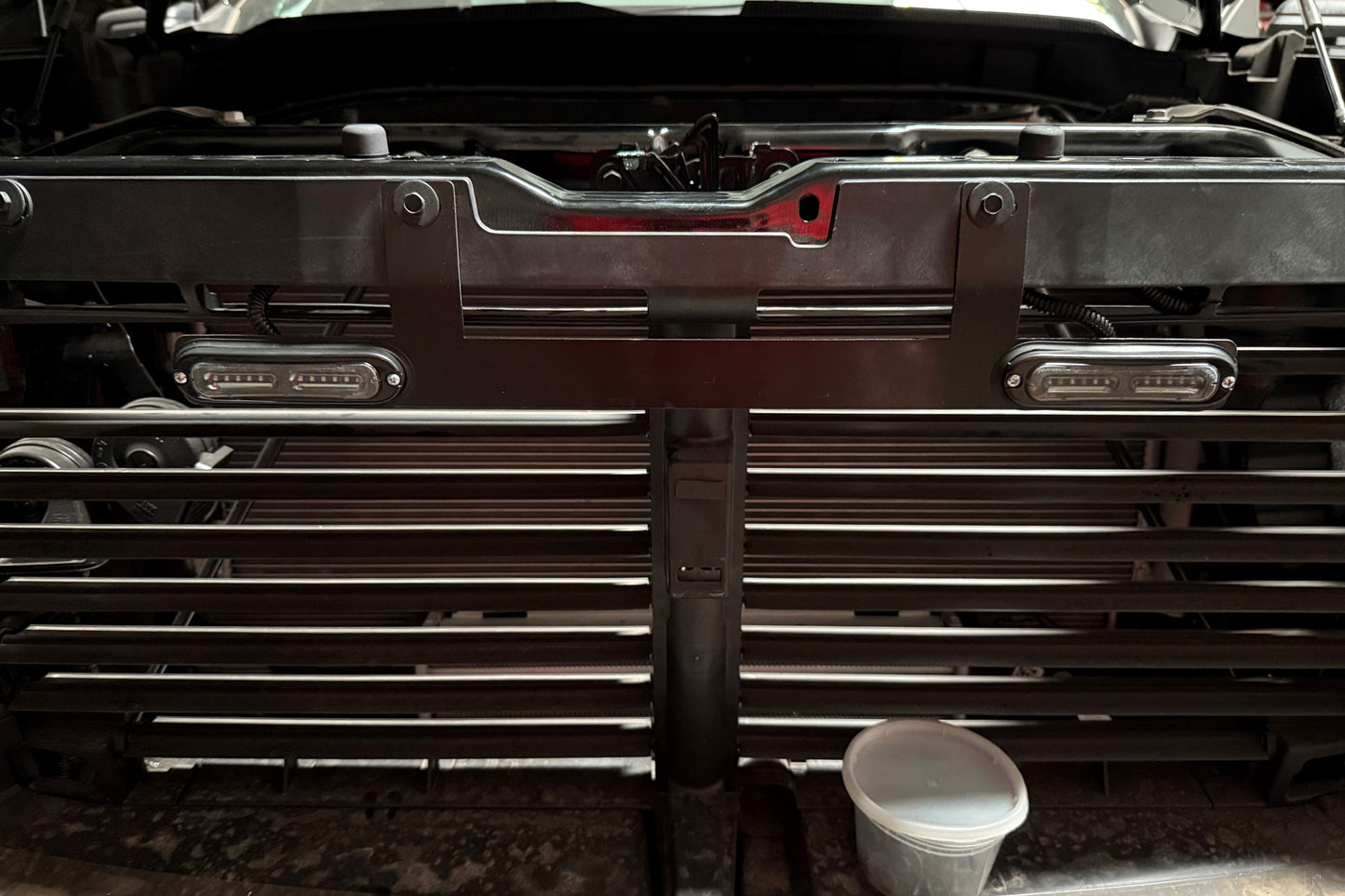 SILVERADO 1500 WHELEN T-SERIES DUAL GRILLE BRACKET