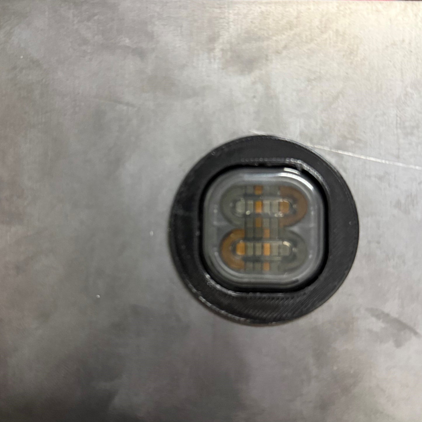 WHELEN VXE FLUSH MOUNT GROMMET