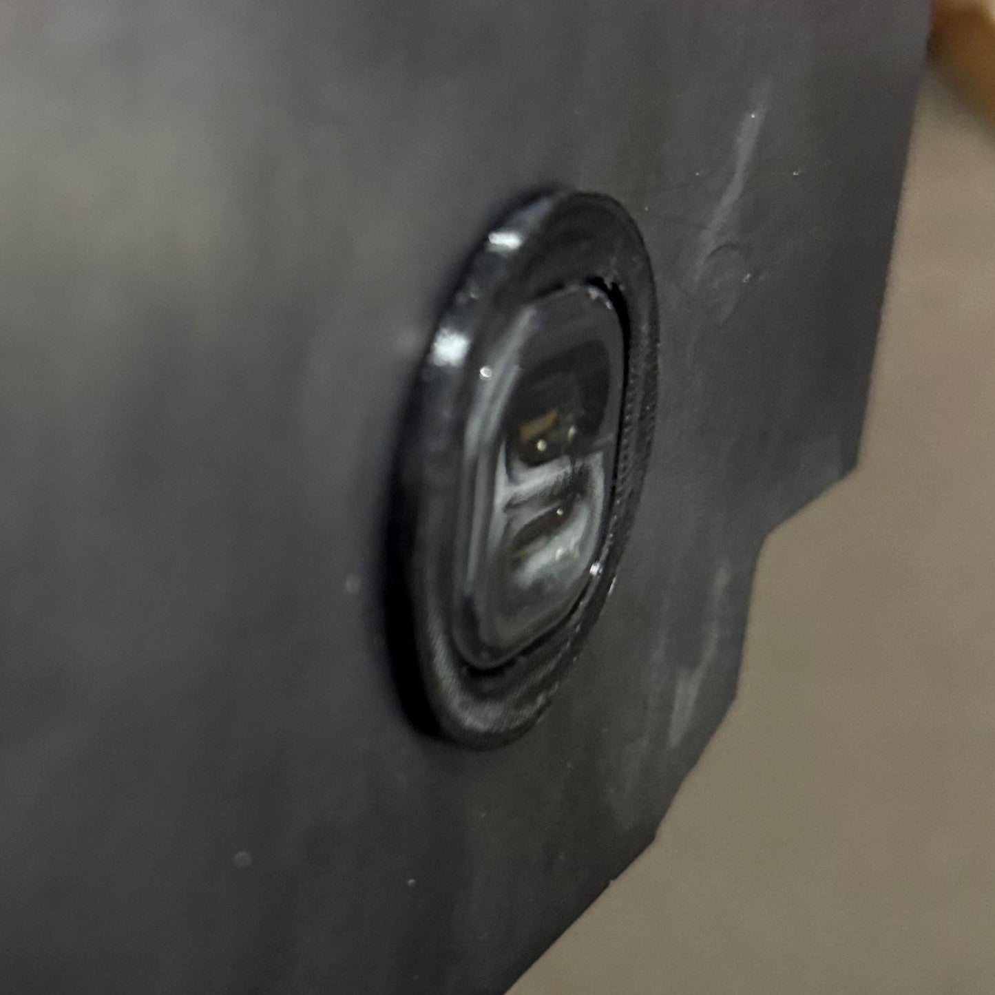 WHELEN VXE FLUSH MOUNT GROMMET