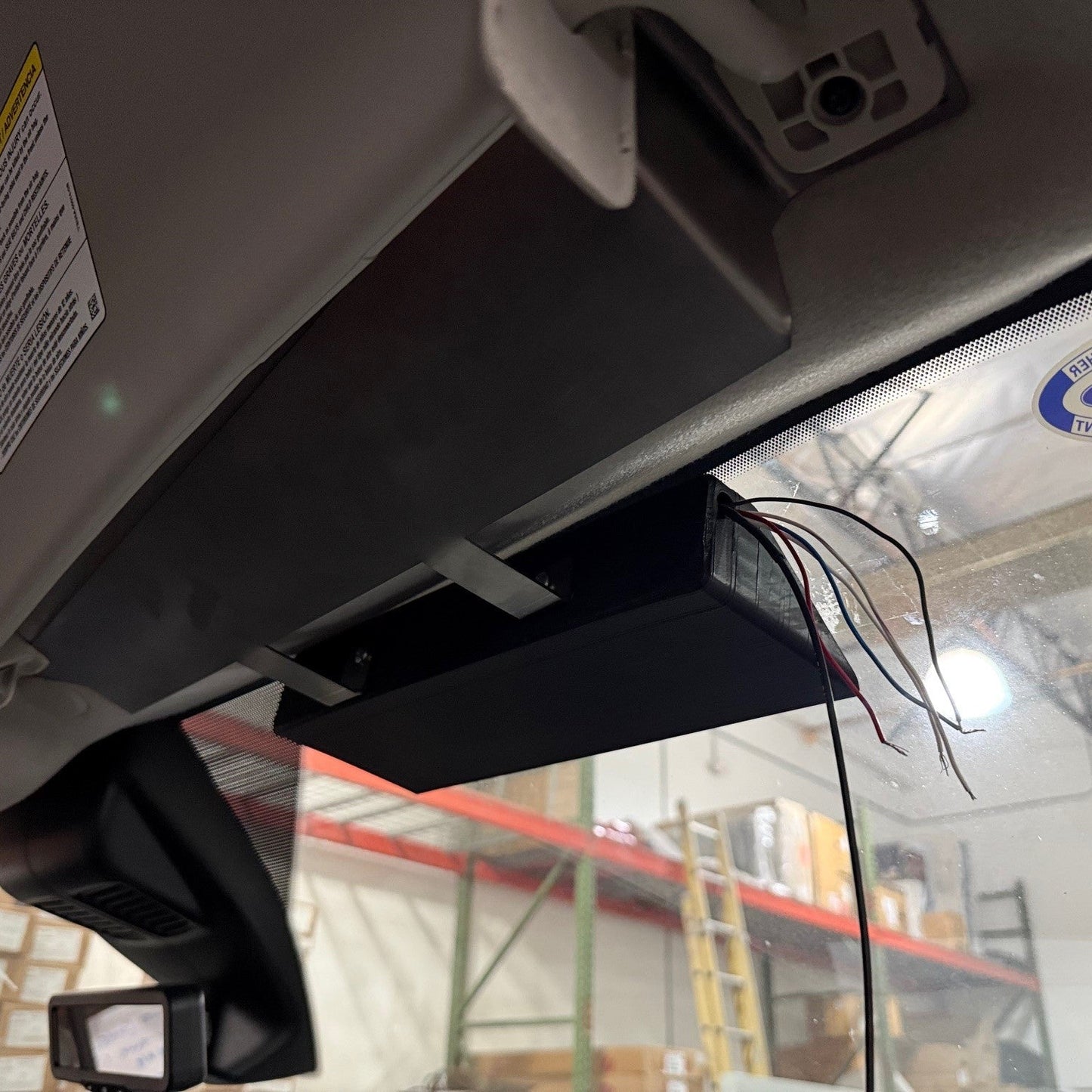 WHELEN MEGA T WINDOW MOUNT